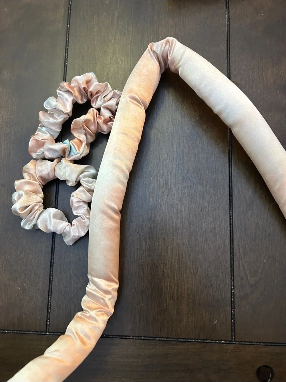 Kitsch Satin Heatless Curling Set - Peach, Cream & Light Green